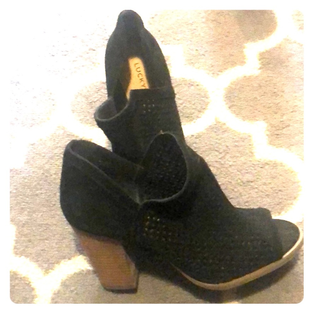 Lucky Brand Peep toe bookies!